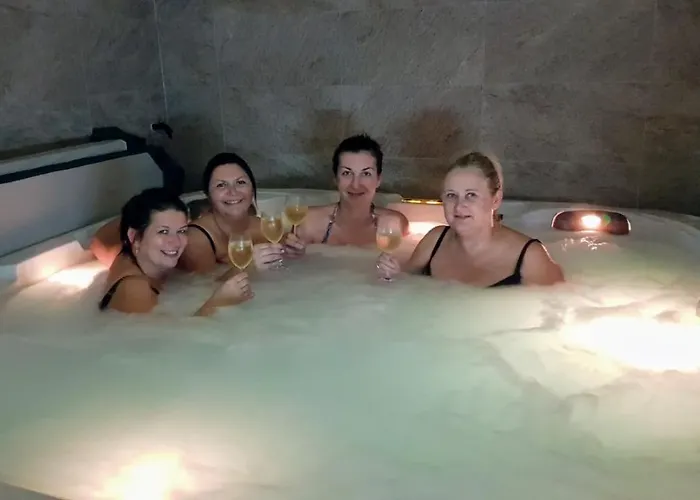 Statek 3 - Wellness & Spa 3*