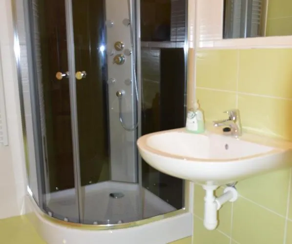 Statek 3 - Wellness & Spa בית הארחה